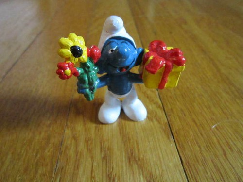 Vintage smurf present flowers - vintage,
